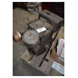 8hp B&S Engine (runs) *LY