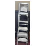ALUMINUM LADDER & STEP STOOL