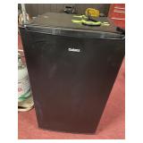 GALANZ 2.7 CU FT SINGLE DOOR MINI REFRIGERATOR