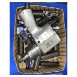 CAMPBELL HAUSFELD1/2" IMPACT WRENCH W/SOCKETS
