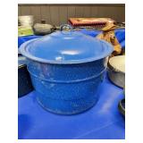 14 INCH BLUE SPECKLED STOCK POT W/LID