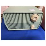 ADMIRAL MODEL 4L28A RADIO