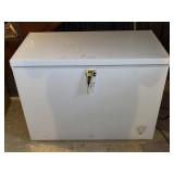 FRIGIDAIRE CHEST FREEZER & CONTENTS APPROX 44" X