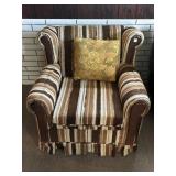 VINTAGE/RETRO UPHOLSTERED CHAIR APPROX 33" X 30"