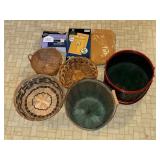 DECORATIVE BASKETS & ENVELOPES