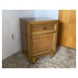 RED LION TABLE CO. SOLID WOOD NIGHT STAND W/