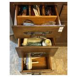 CONTENTS OF (3) KITCHEN DRAWERS & (1) CABINET: