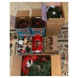 CHRISTMAS & WINTER DECORATIONS: PINE CONES,