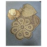 ASSORTED WICKER WALL DECORATIONS (LEAVES/FLOWERS)