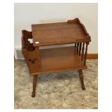 WOODEN MAGAZINE STAND/END TABLE (15" X 21" X 24")