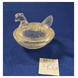 MINI CLEAR GLASS HEN ON A NEST APPROX 2"
