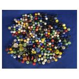 ASSORTED GLASS MARBLES WITH SHOOTERS