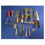 VINTAGE KITCHEN UTENSILS (SOME WOODEN HANDLES)