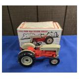 1953 FORD NAA GOLDEN JUBILEE 1/16 SCALE TRACTOR