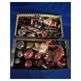 ASSORTED VINTAGE CHRISTMAS BULBS AND ORNAMENTS