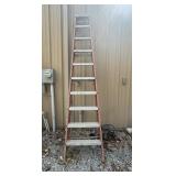 10 foot Fiberglass step ladder