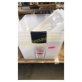 4 plastic totes with lids