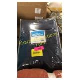 Room essentials comforter - full/queen