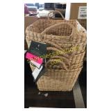 5 wicker organizing baskets