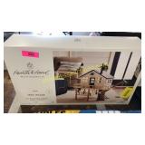 Hearth & hand play treehouse