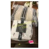 Twin sheet set, decorative pillow