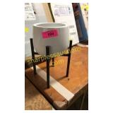 Pot with stand