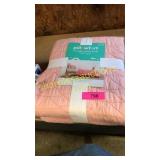 Pillowfort quilt- twin
