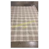 Threshold 7ft x 10 ft area rug