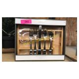 Threshold flatware set with tray