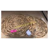 Threshold wicker decor