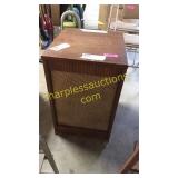 Lafayette floor speaker