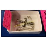 .925 chain & .925 cross pendent w/ clear stones