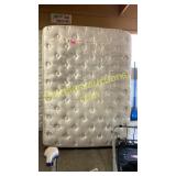 Queen mattress & box set