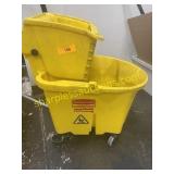 Rubbermaid muck bucket