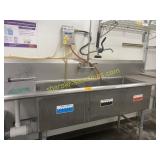 Tarrison SS 3 bay sink w/faucet