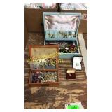 Jewelry boxes with jewelry