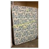 Queen mattress and box spring set