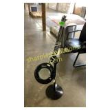 Floor magnifying light