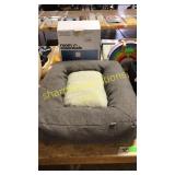 Medium pet bed