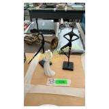 Circle of love statue, statues