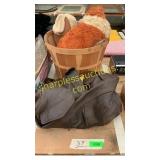 Rage leather jacket L, basket, stuffed animals