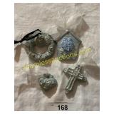 Isabel Bloom decorations with ribbons