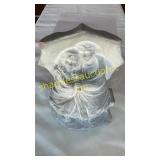 Isabel Bloom couple under umbrella 3 chips