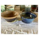 2 pottery bowls