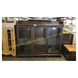 Large hutch w/ glass doors