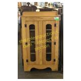 Hutch/cabinet