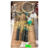 Badminton rackets & birdies