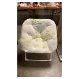 Folding pillow fort chair