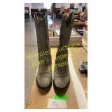 Cowboy boots size 8D