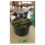 Pressure cooker, large pot